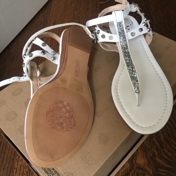 Vince Camuto sandals - Picture 3 of 3